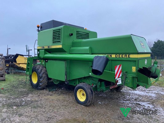 Moissonneuse batteuse John Deere 1188