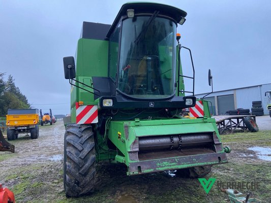 Moissonneuse batteuse John Deere 1188