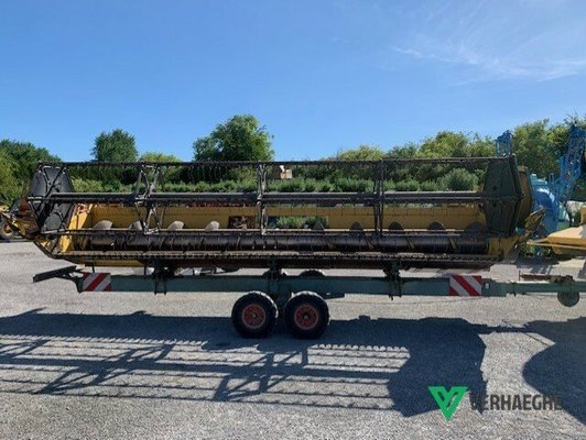 Moissonneuse batteuse New Holland TX 68