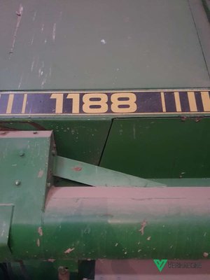 Moissonneuse batteuse John Deere 1188