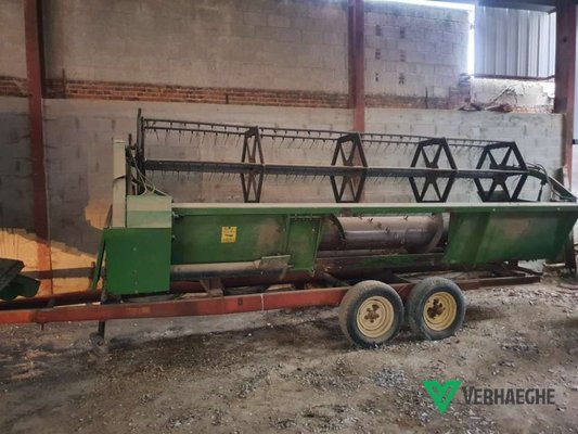 Moissonneuse batteuse John Deere 1188