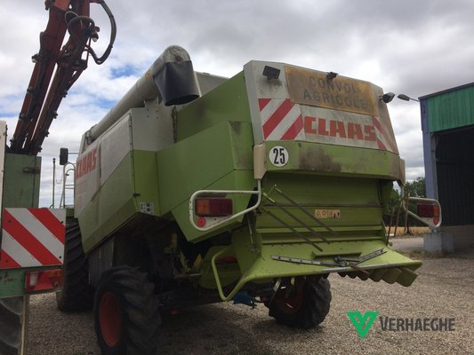 Moissonneuse batteuse Claas LEXION 440