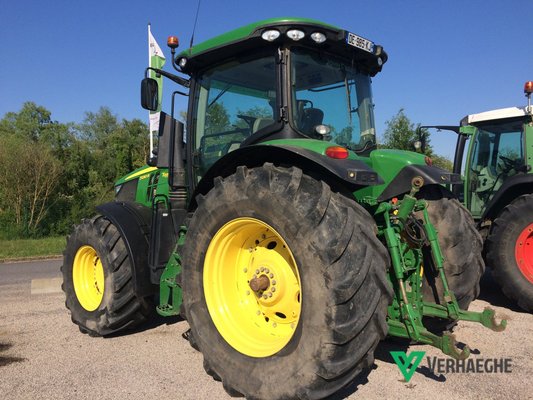 Tracteur agricole John Deere 7230R