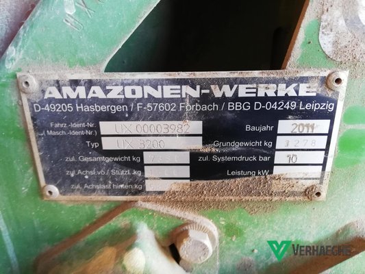 Pulvérisateur traîné Amazone UX 3200