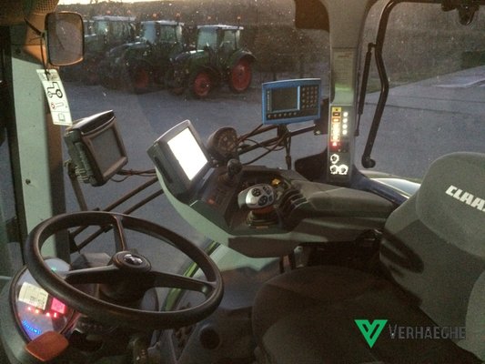 Tracteur agricole Claas AXION 800