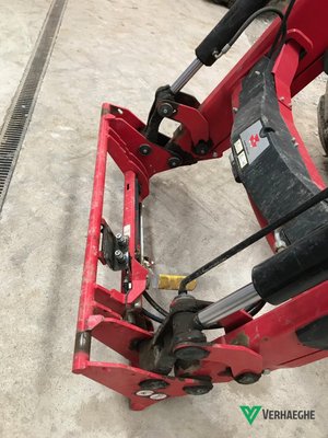 Tracteur agricole Massey Ferguson 5610 DYNA4