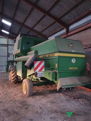 Moissonneuse batteuse John Deere 1188