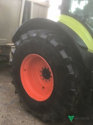 Tracteur agricole Claas AXION 830 CMATIC