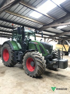 Tracteur agricole - 716 S4 Profi +