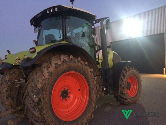 Tracteur agricole Claas AXION 800