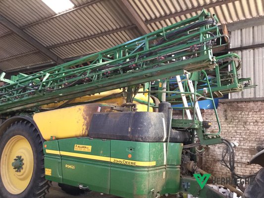 Pulvérisateur traîné John Deere R962i
