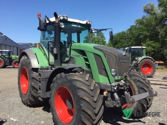 Tracteur agricole - 826