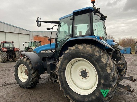 Tracteur agricole New Holland TM 135