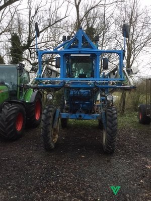 Pulvérisateur automoteur Matrot M24 D