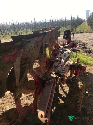 Charrue Pöttinger SERVO 35S PLUS