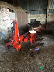 Charrue Kuhn VARIMASTER 121 - 4