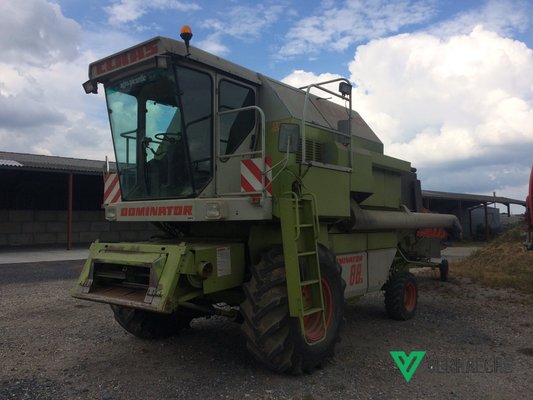 Moissonneuse batteuse Claas dominator 88