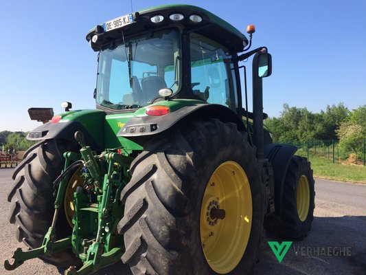 Tracteur agricole John Deere 7230R