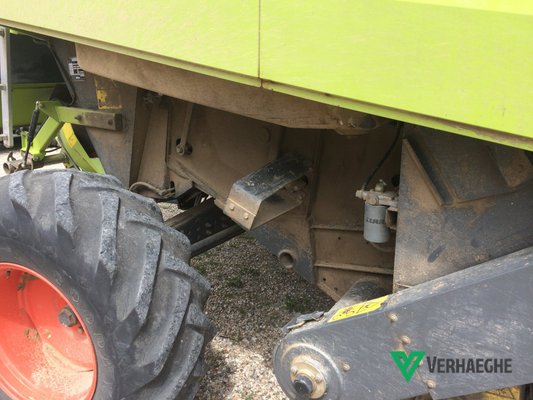Moissonneuse batteuse Claas LEXION 440
