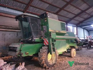 Moissonneuse batteuse John Deere 1188 - 1
