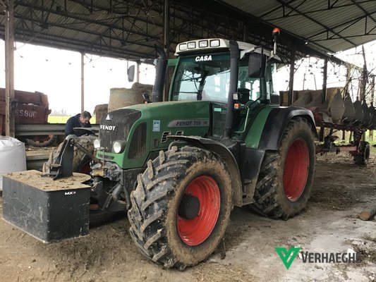 Tracteur agricole Fendt 718 COM3