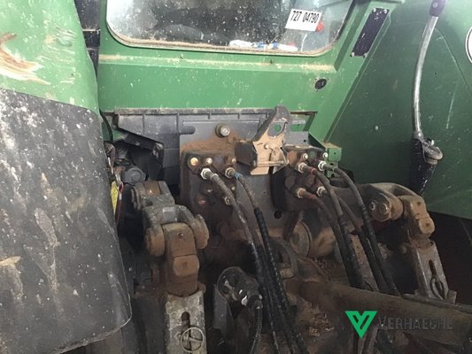 Tracteur agricole Fendt 718 COM3